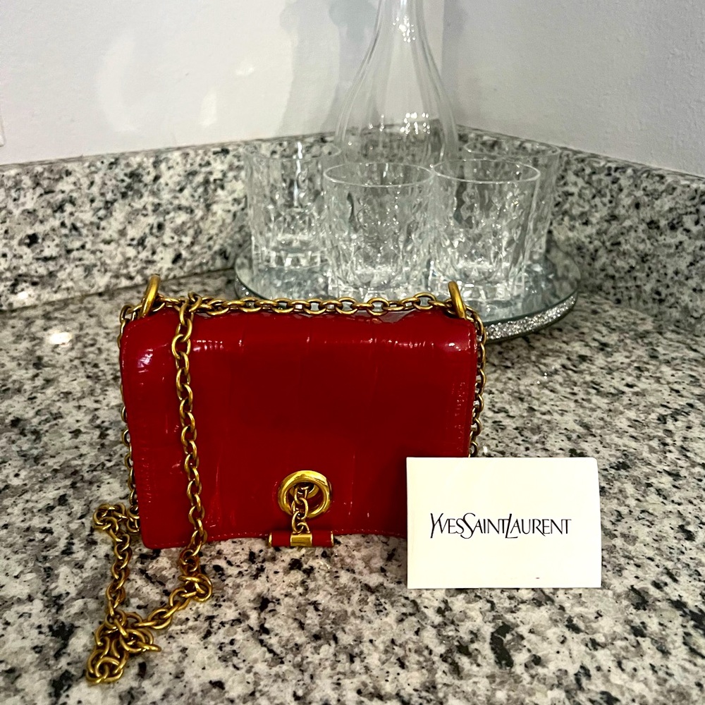 ✨🤩YSL Yves Saint Laurent gold chain, Crossbody shoulder bag, red patent leather